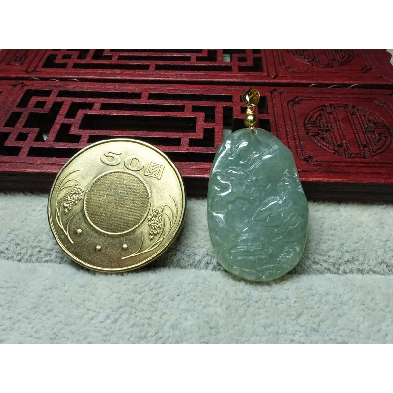 清貨不議價800元~天然緬甸玉A貨/油青，山水玉墜~附證附墜頭~(13Z611-5)~孫裴筠-細節圖4