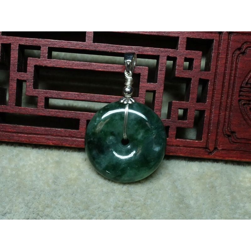 清貨不議價1200元~天然緬甸玉A貨/飄綠，平安扣玉墜~附證附墜頭~(66Z1372)~孫裴筠-細節圖8