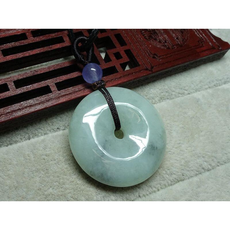 清貨不議價450元~天然緬甸玉A貨/糯種飄烏雞，平安扣玉墜~附皮繩~(91Z198-21)~孫裴筠-細節圖4