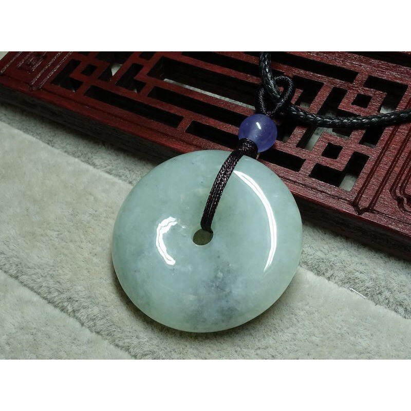 清貨不議價450元~天然緬甸玉A貨/糯種飄烏雞，平安扣玉墜~附皮繩~(91Z198-21)~孫裴筠-細節圖8