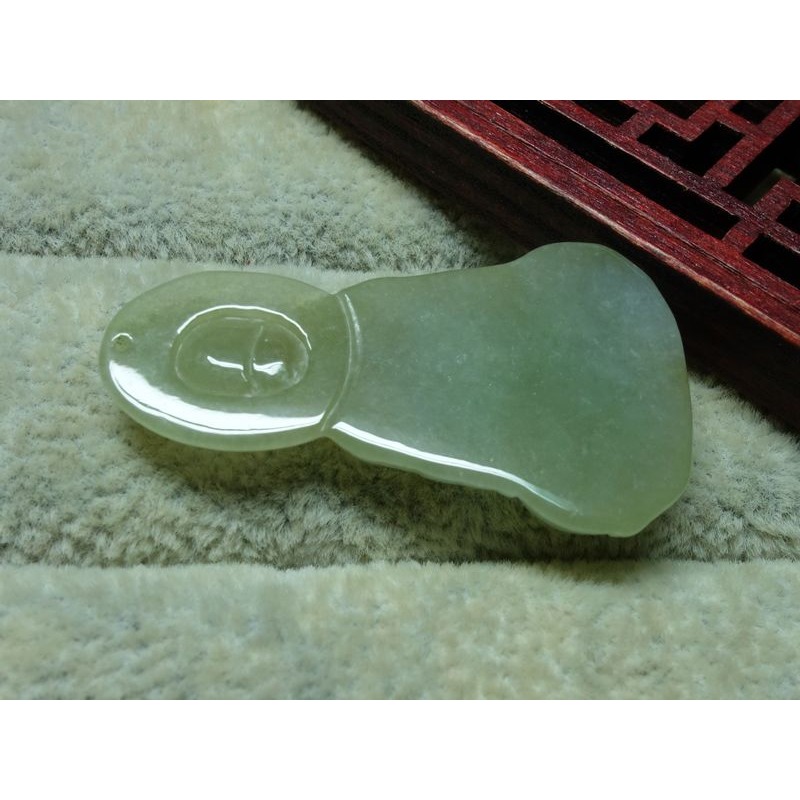 清貨不議價888元~天然緬甸玉A貨/糯種微黃，媽祖玉墜~附證附繩鍊~(80Z1296)~孫裴筠-細節圖4