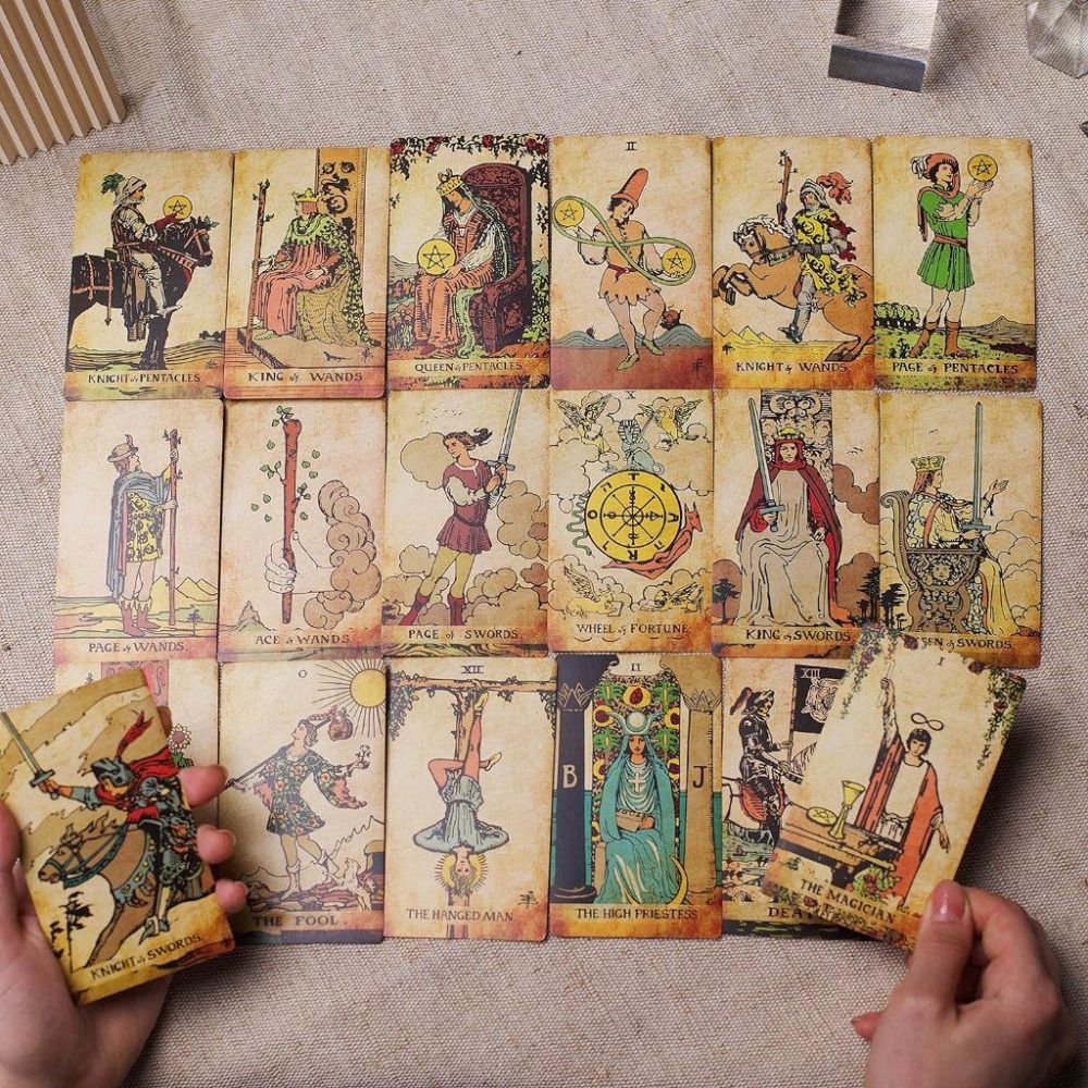 免運 ❤️莉莉塔羅❤️正版 私人發行 奶茶色金邊 復古老舊感塔羅牌卡 偉特 卡牌 占卜卡牌 初學者適用-細節圖5