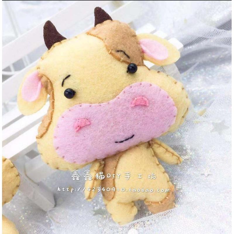 【Diy親手縫更有愛♡速寄】《萌牛鑰匙圈掛飾9*7 鑰匙圈顏色隨機》不織布材料包/免裁剪/批發/文創/孕期手作/親子手作-細節圖5