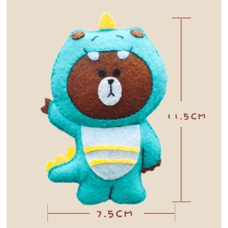 🇹🇼現貨親手縫更有愛【🍀幸福四葉草🍀】《熊大變裝鑰匙圈5款》聖誕樹恐龍招財貓 不織布材料包/免裁剪/批發/文創/親子手作-細節圖3