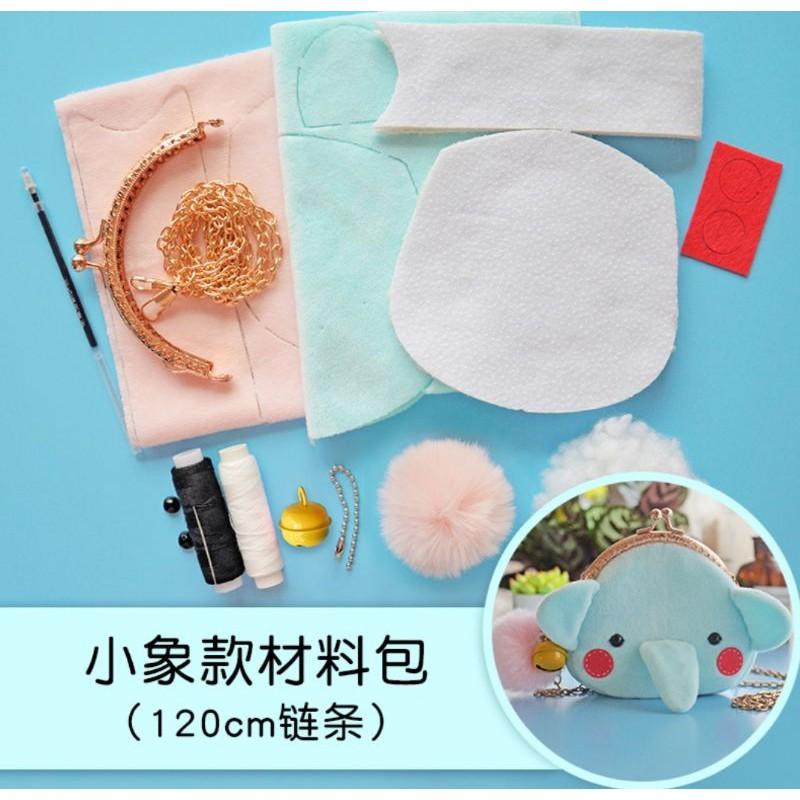 【Diy親手縫更有愛♡現貨】《可愛斜背包口金包8款》龍貓 無尾熊 麋鹿 玻尿酸鴨 貓 狗 豬 搖粒絨 手作材料包/免裁剪-細節圖2