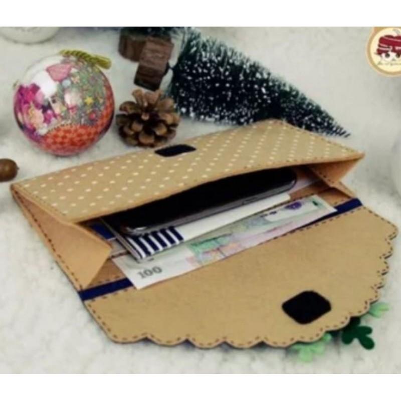 🇹🇼現貨 親手縫更有愛【🍀幸福四葉草🍀】《聖誕雪物語手拿長夾》免裁剪不織布材料包/親子手作/閨蜜/情人節禮物/批發/文創-細節圖6