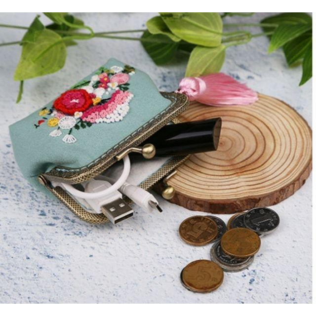 【Diy親手縫更有愛♡現貨】《含繡繃康乃馨刺繡口金包》材料包/免裁剪/批發/文創/療癒/親子手作/優雅手作-細節圖9