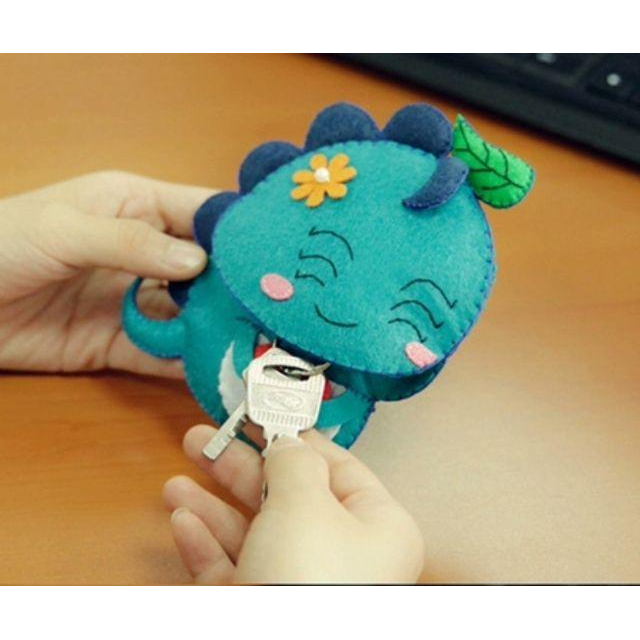 🇹🇼現貨 親手縫更有愛【🍀幸福四葉草🍀】《鹹蛋超人小怪獸鑰匙套 一組2入》不織布材料包/免裁剪/批發/文創客製/親子手作-細節圖6