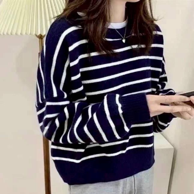 【泰好文創】經典背釦條紋針織上衣-細節圖2