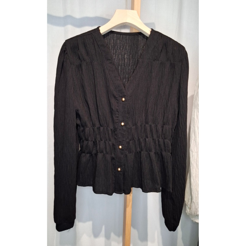 【泰好文創選品｜立體壓紋抓皺腰身上衣】-細節圖3