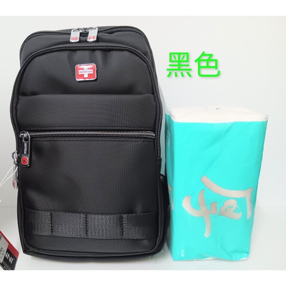 NUMANNI 奴曼尼 簡約不簡單 便捷設計 快捷充電口 牛津料胸包 73-1827A-細節圖5
