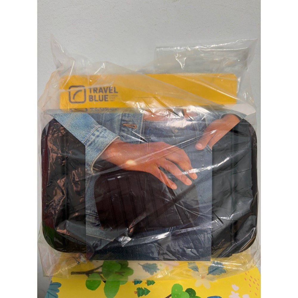 Travel Blue 親膚烤漆斜背包 軍綠色/黑色 全新 官網正品-規格圖6