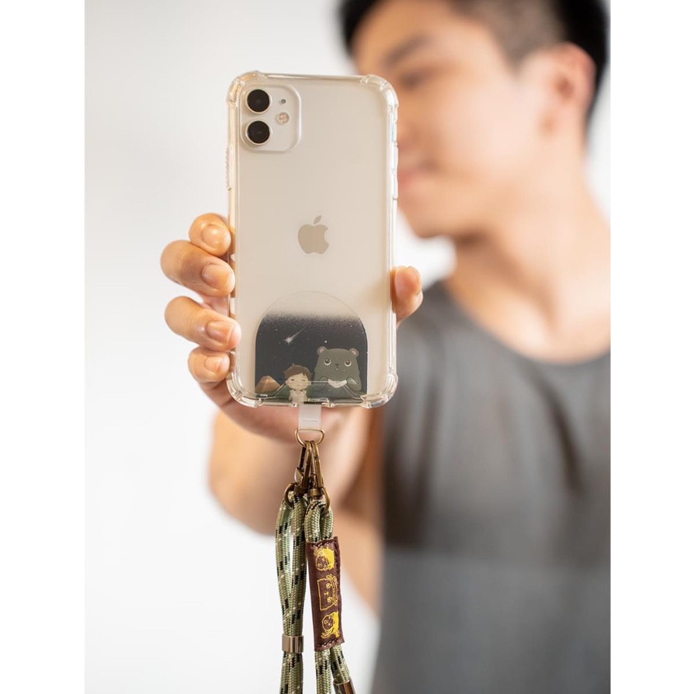 只有一組！活動聯名款【小學課本的逆襲 時尚半月包(黑色)+手機夾片掛繩組(綠色掛繩+璀璨星空風夾片)】組合價！無印良品風-細節圖8