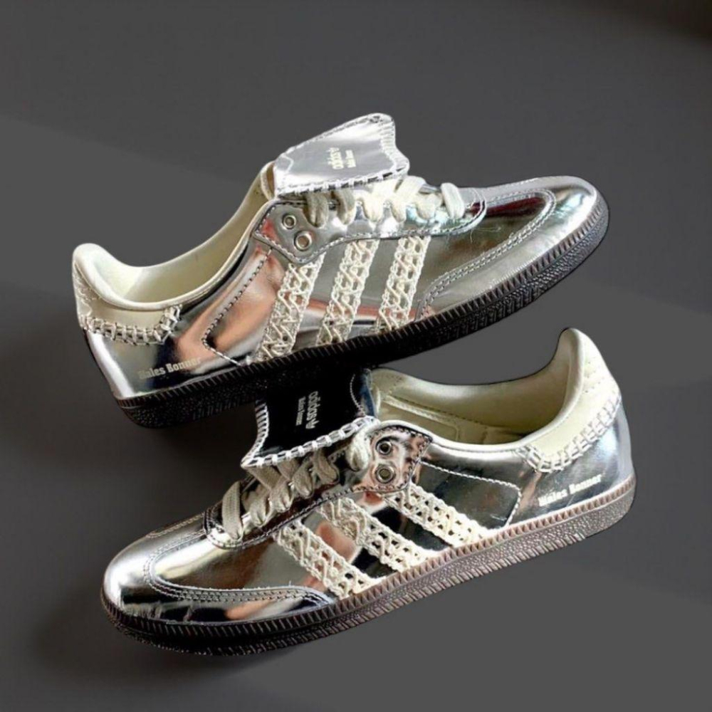 adi X WALES聯名款休閒鞋 銀白色｜液態銀｜銀色｜蕾絲｜咖啡底｜皮革｜平底鞋｜男女通用款鞋-細節圖3