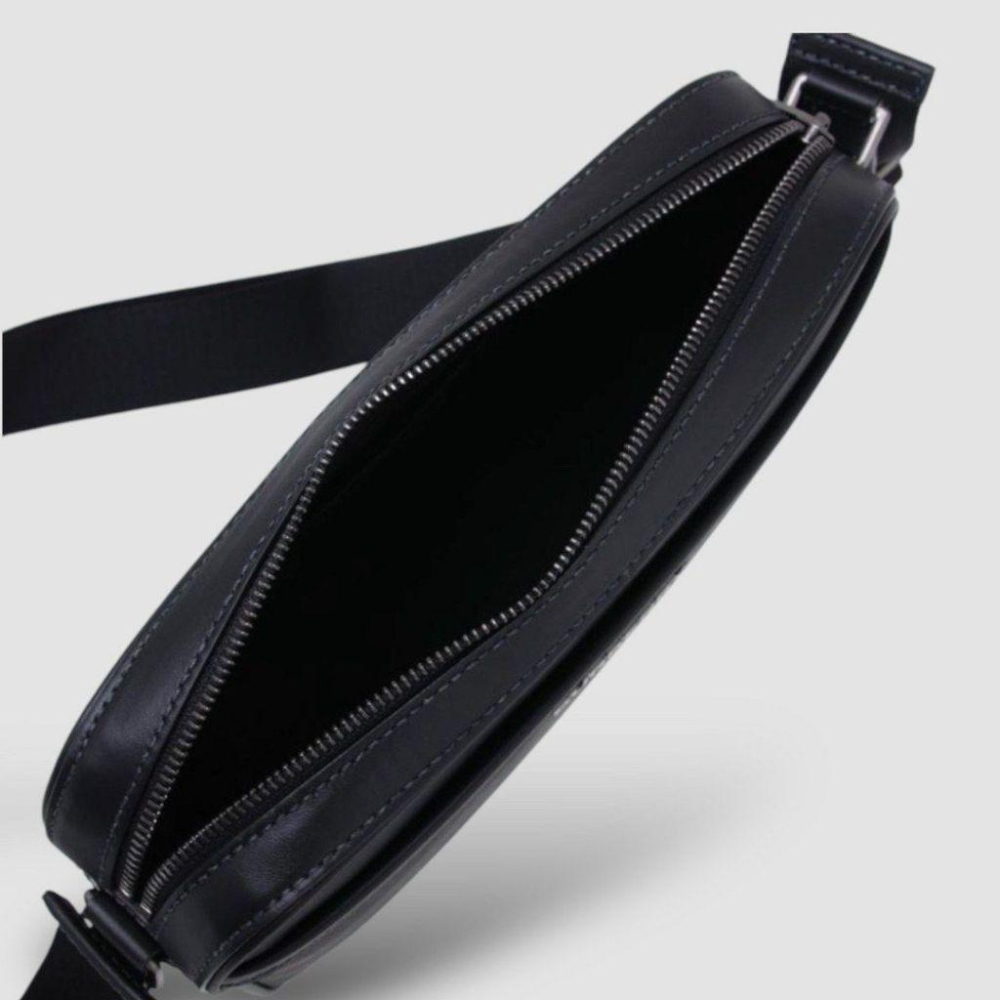B Muswell bag 炭灰色革紋金屬Logo 拉鍊包｜隨身包｜隨行包｜肩背包｜斜肩包｜公事包｜環保皮革｜男女通用款-細節圖9