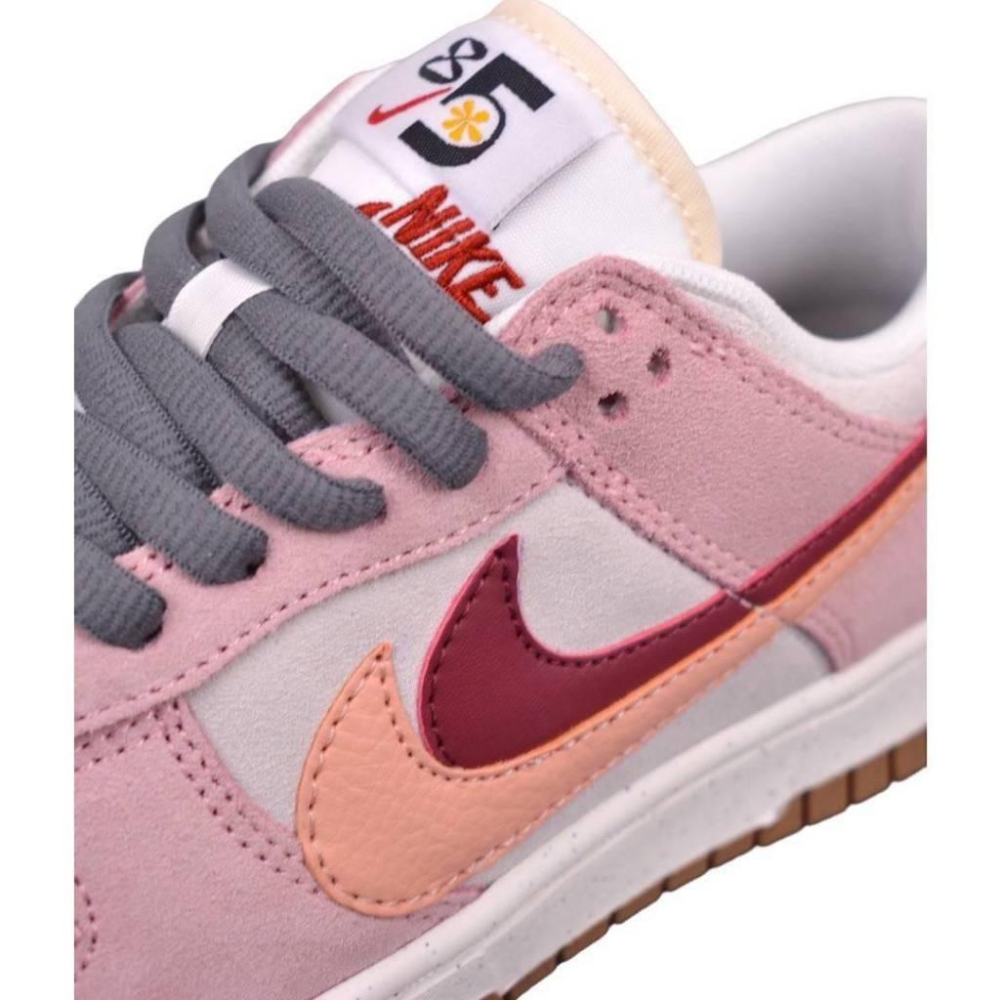👟 Dunk Low SE 85 雙勾/粉白/椰奶粉深灰 DO9457-120 女款鞋-細節圖8