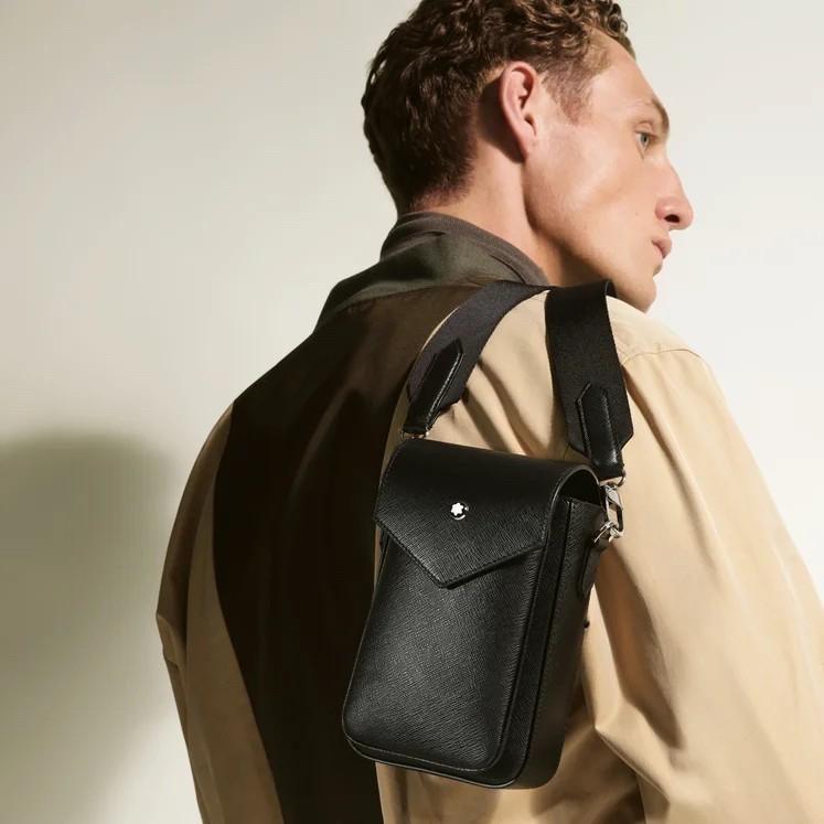 萬寶龍 匠心系列牛皮防刮直式信差包/手機包/小包 中性男女通用款 Black 黑色 磁扣-細節圖3