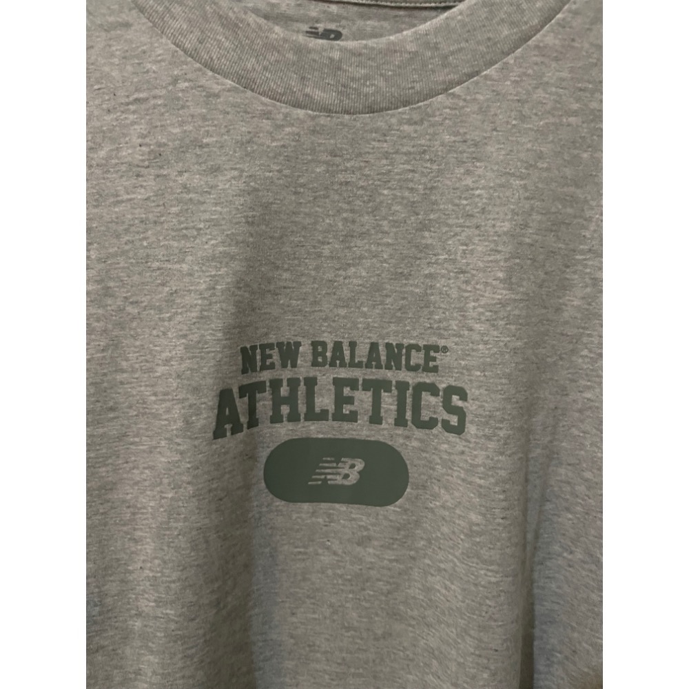 New Balance MT51527AG 美版 純棉 nb小logo 休閒 短袖上衣-細節圖2