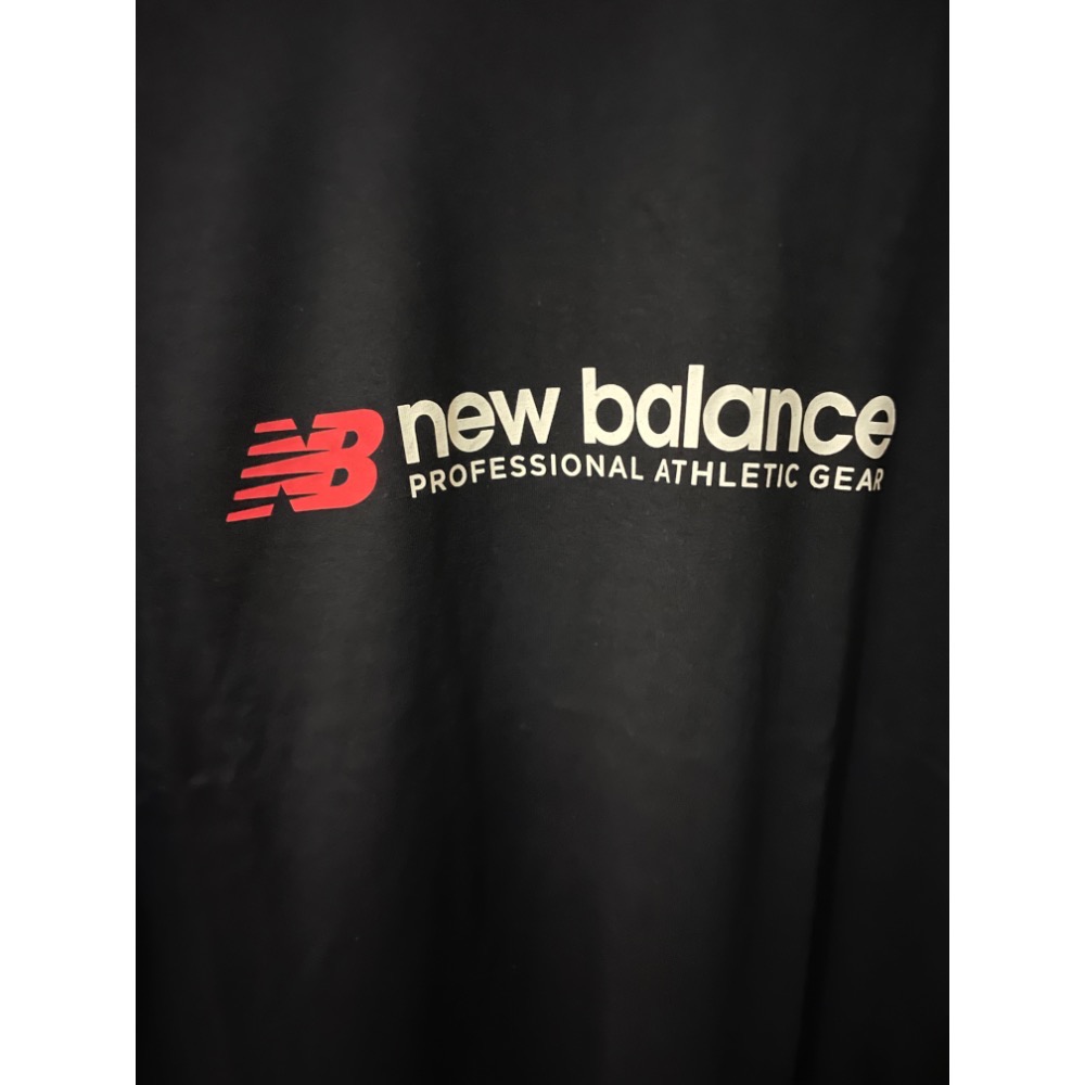 New Balance MT51933BK 美版 純棉 logo 休閒 短袖上衣-細節圖2