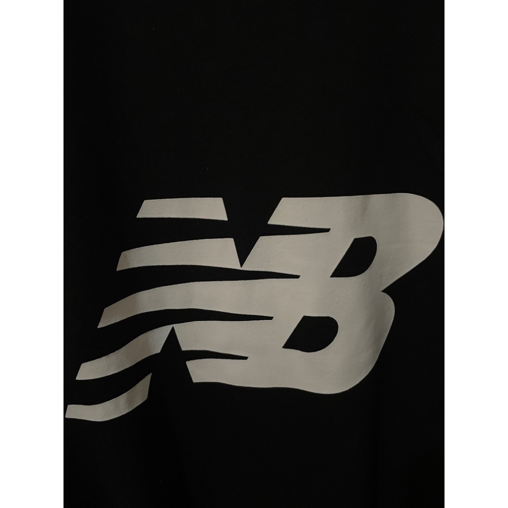 New Balance  MT43906BK Sport Jersey  Logo 短袖上衣-細節圖2