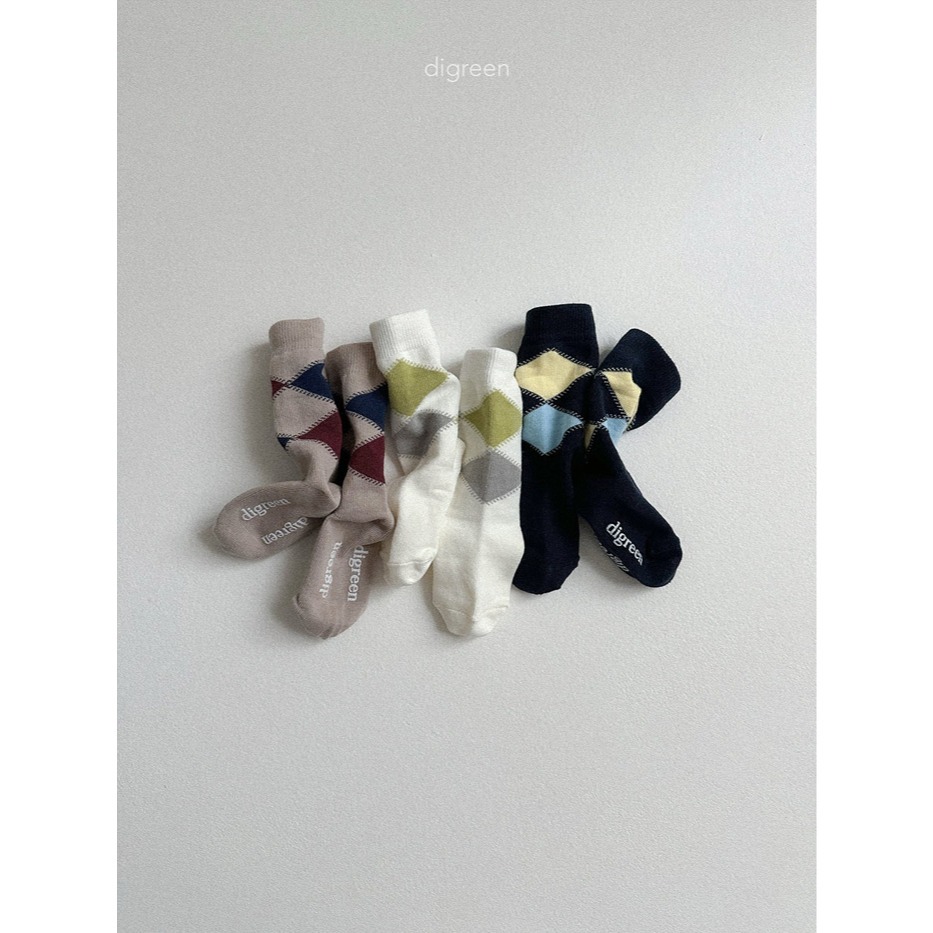 25冬 正韓 digreen 經典菱格中筒襪 三色一組-細節圖4
