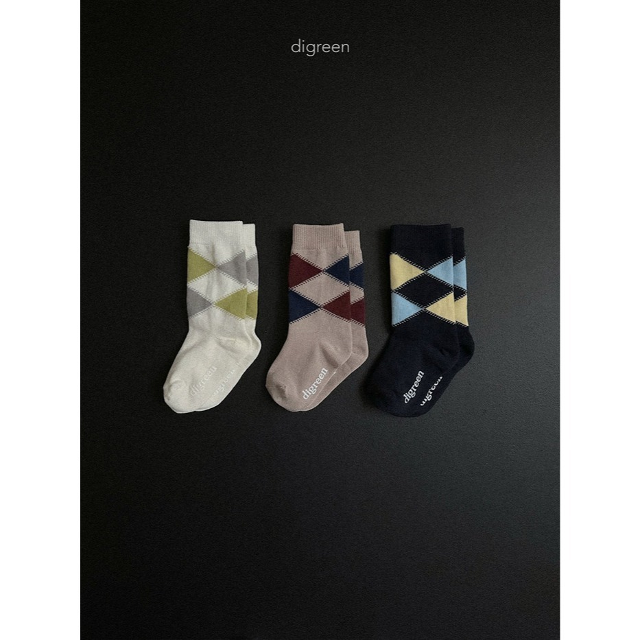 25冬 正韓 digreen 經典菱格中筒襪 三色一組-細節圖7