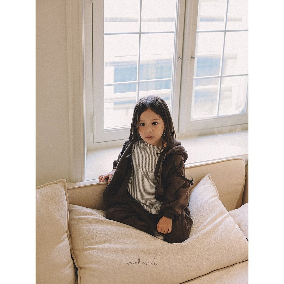 25冬 正韓 melmel 坑條 寬鬆 長褲 兩色-細節圖3