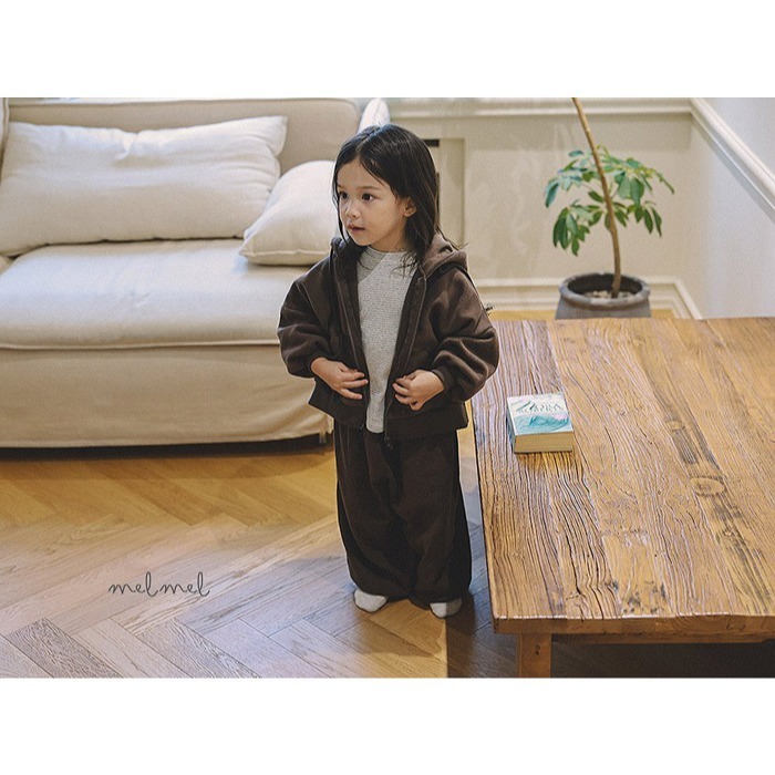 25冬 正韓 melmel 坑條 寬鬆 長褲 兩色-細節圖5