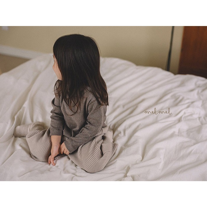 25冬 正韓 melmel 坑條 寬鬆 長褲 兩色-細節圖9