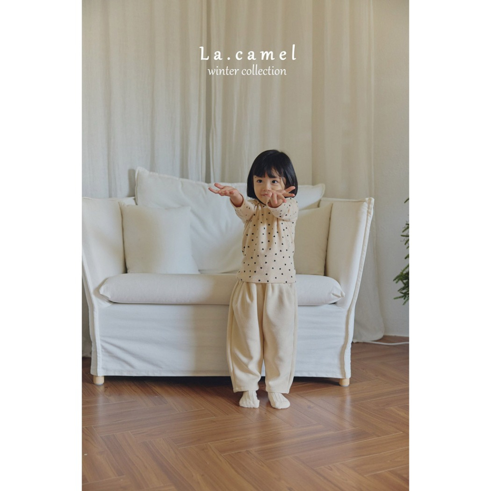 25冬 正韓 la_camel 可愛點點 滾邊 長Ｔ 兩色-細節圖2