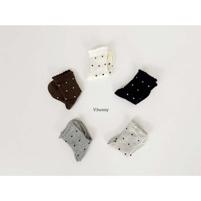 正韓 V.bunny 點點 波浪 中筒襪 （五雙一組）-細節圖4