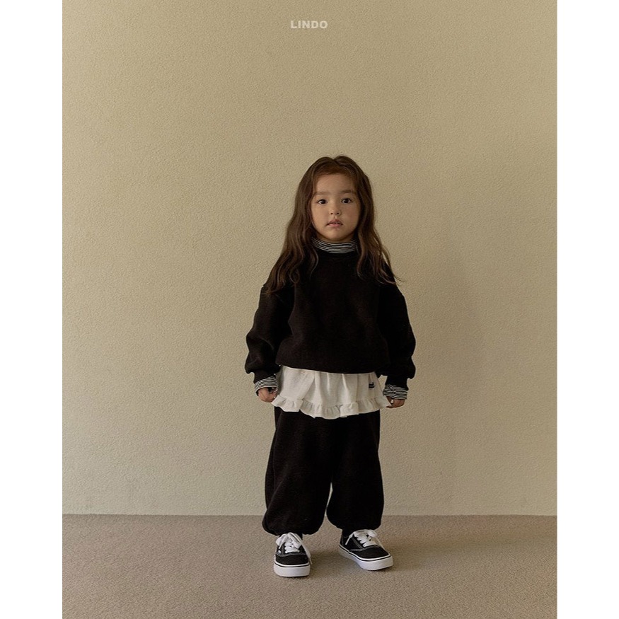 25冬 正韓 lindo 簡約質感 後蝴蝶結 大學Ｔ 兩色-細節圖2