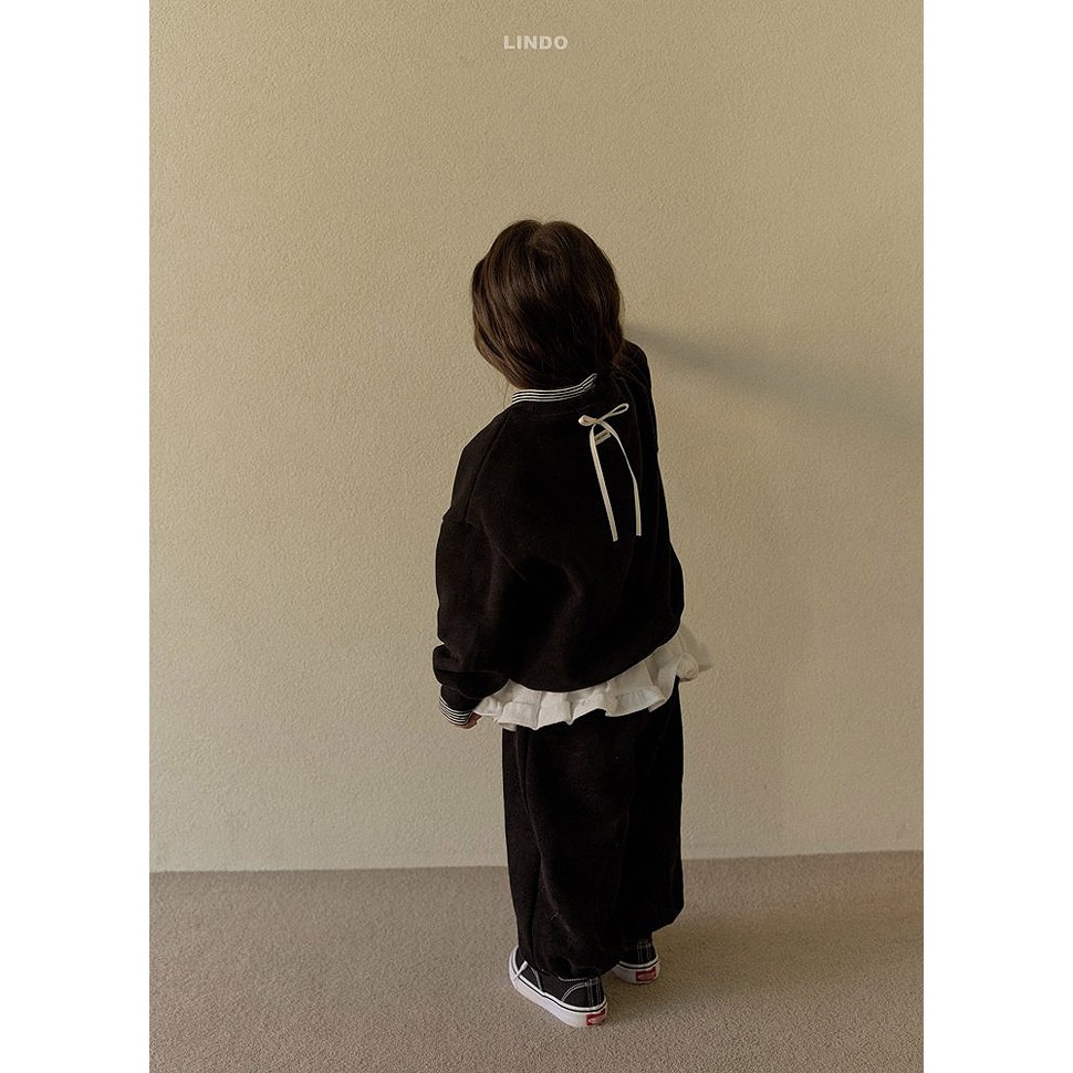 25冬 正韓 lindo 簡約質感 後蝴蝶結 大學Ｔ 兩色-細節圖4