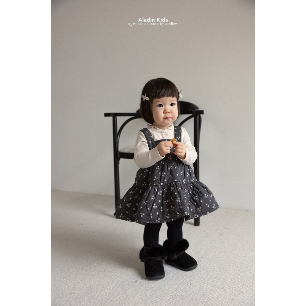 25冬 正韓 aladin 花邊領口 素Ｔ（三色）-細節圖2