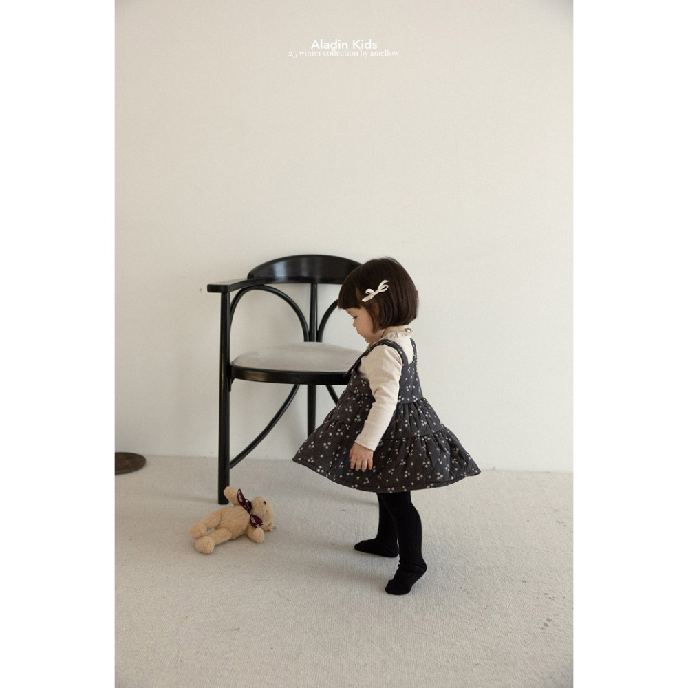 25冬 正韓 aladin 花邊領口 素Ｔ（三色）-細節圖3