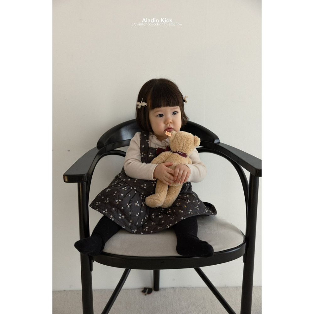 25冬 正韓 aladin 花邊領口 素Ｔ（三色）-細節圖4