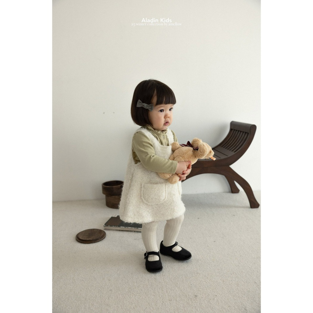 25冬 正韓 aladin 花邊領口 素Ｔ（三色）-細節圖8