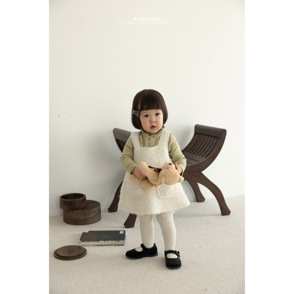 25冬 正韓 aladin 花邊領口 素Ｔ（三色）-細節圖9