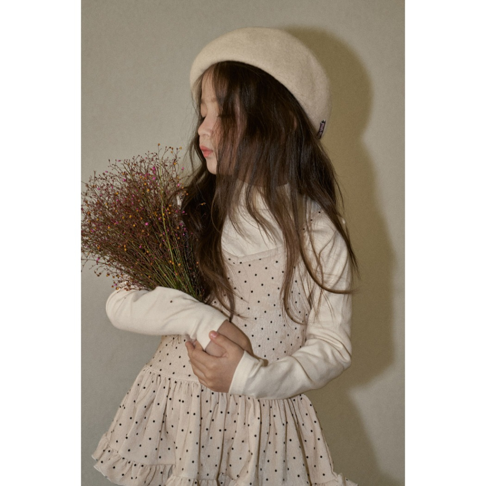 25冬 正韓 momoann 點點絨 後綁帶 小裙擺背心（兩色）-細節圖2