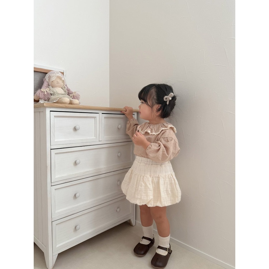 26春 正韓 mimimarket 高質感 布蕾波浪領上衣（兩色）-細節圖3