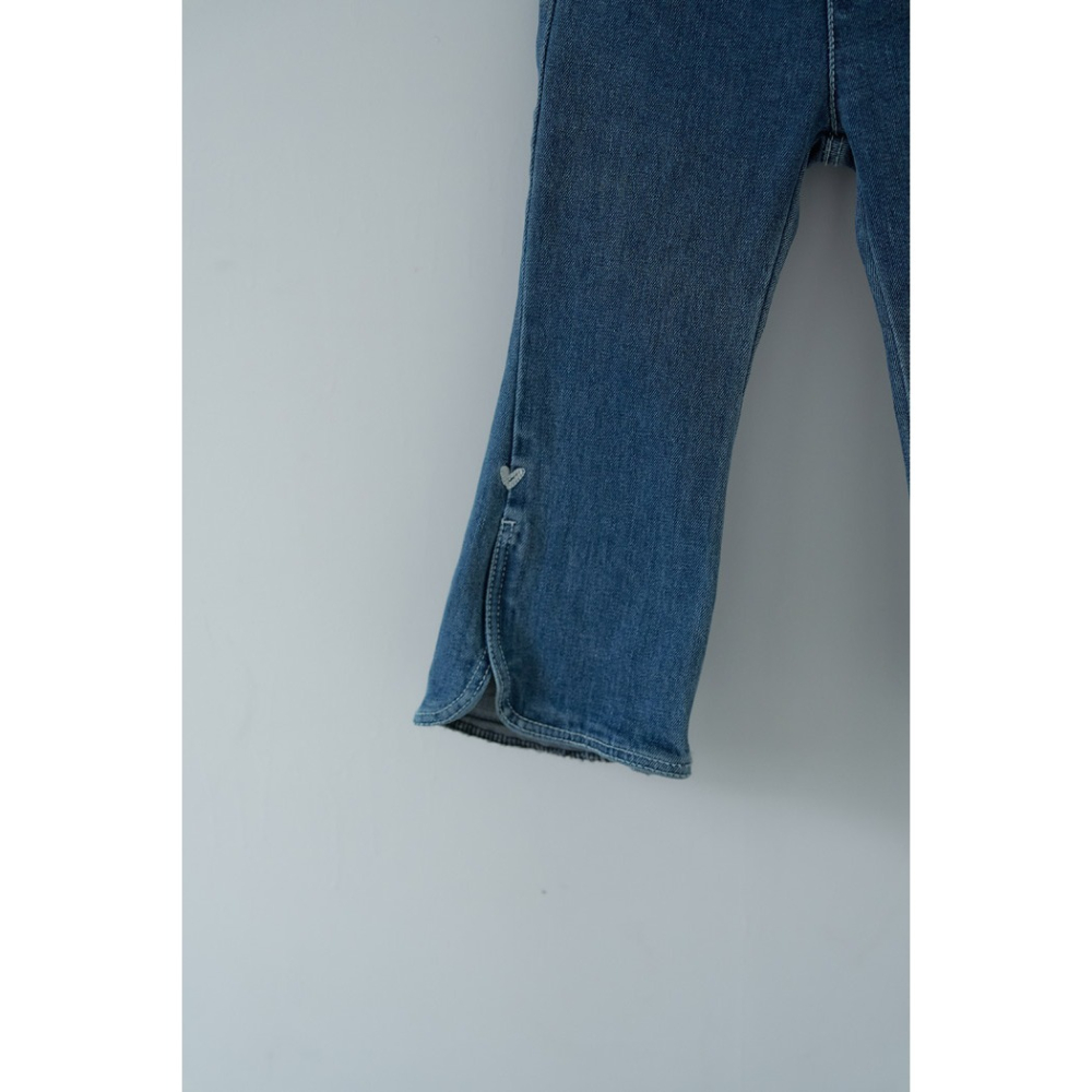 26春 正韓 momoann 小愛心 靴型 牛仔褲 (90~150cm)-細節圖5