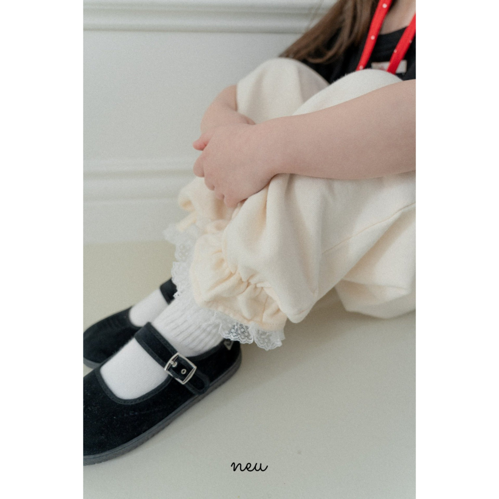 26春 正韓 neu｜Little Vintage 蕾絲小細節 慢跑褲 米/綠-細節圖5