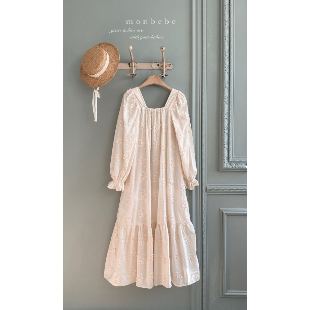 26春 正韓 monbebe 質感刺繡 洋裝 幼童款(80-120cm) 、Mom款、另有baby款-細節圖6