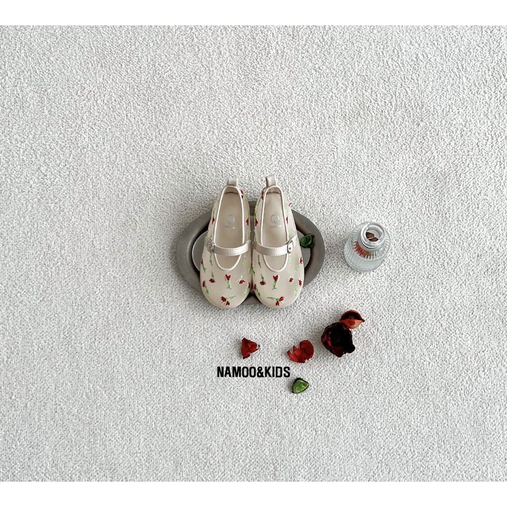 26春 正韓 Namoo 質感刺繡花花 平底鞋-細節圖2