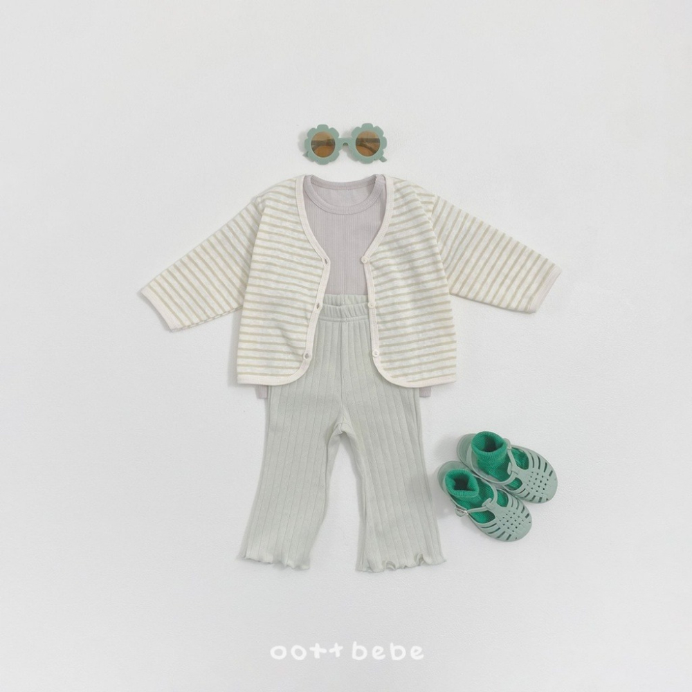 26夏 正韓 OOTTBEBe｜Soft Daily｜壓紋木耳邊 微喇叭褲-細節圖4