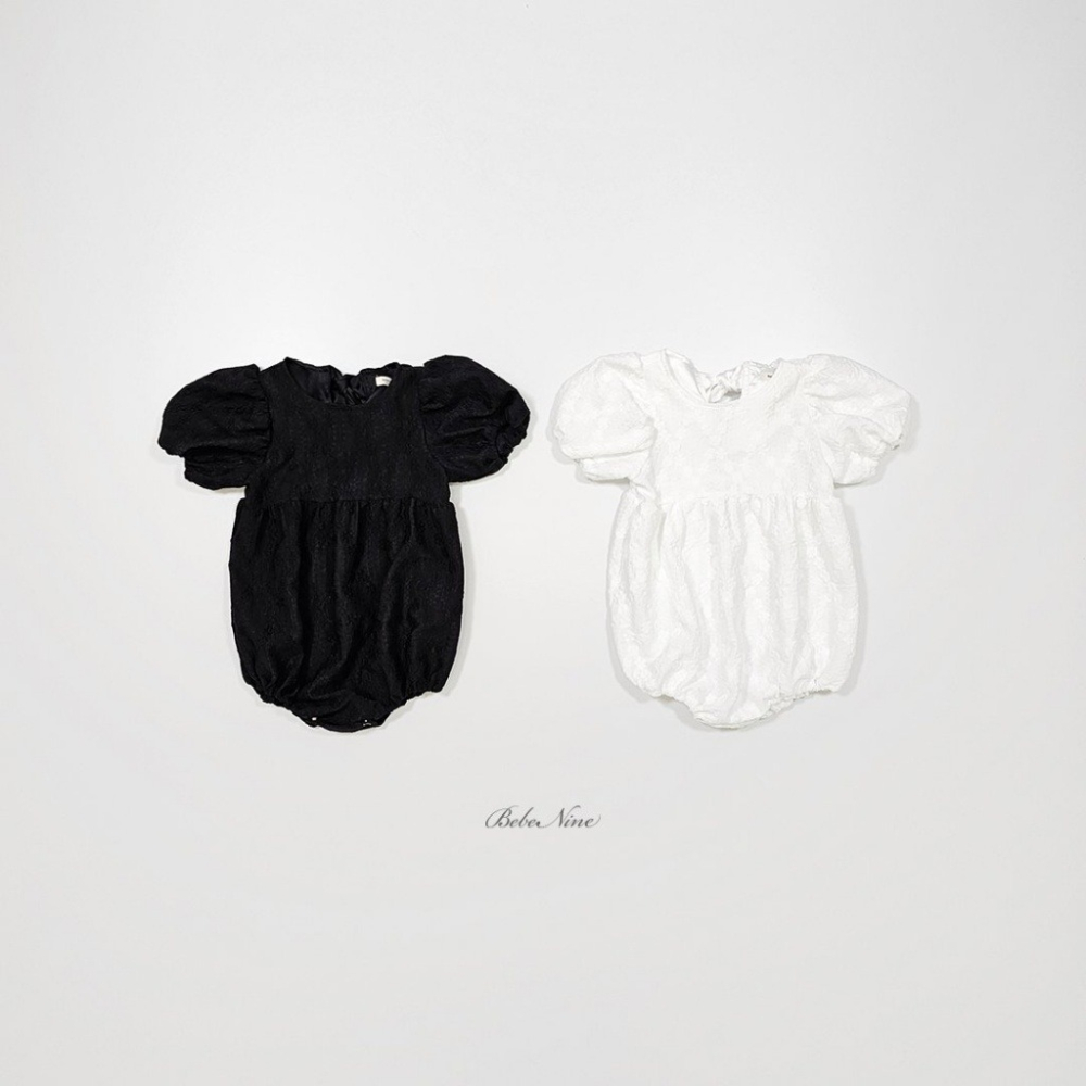 26夏 正韓 BEBENINE｜Milk Beige 氣質壓花 綁帶蝴蝶結 包屁衣 baby款-細節圖3