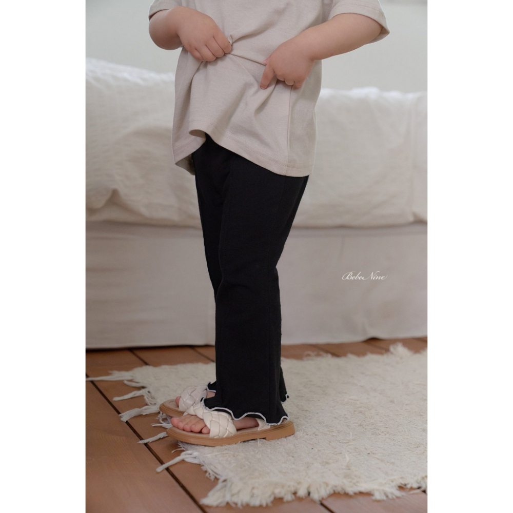 26夏 正韓 BEBENINE｜Milk Beige 微喇叭 坑條木耳邊 長褲-細節圖3