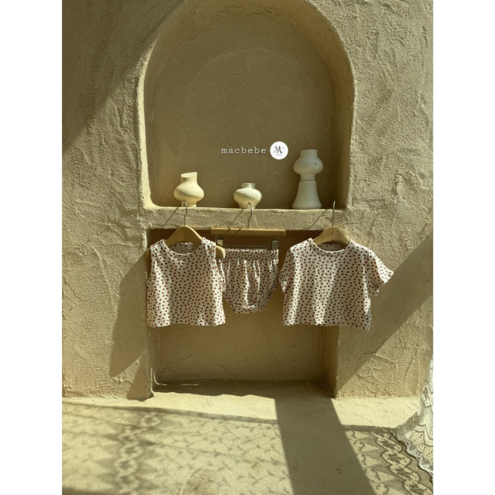 26夏 正韓 MACBEBE｜Pure Baby 草莓多多 背心、短袖套裝（三件一組）-細節圖2