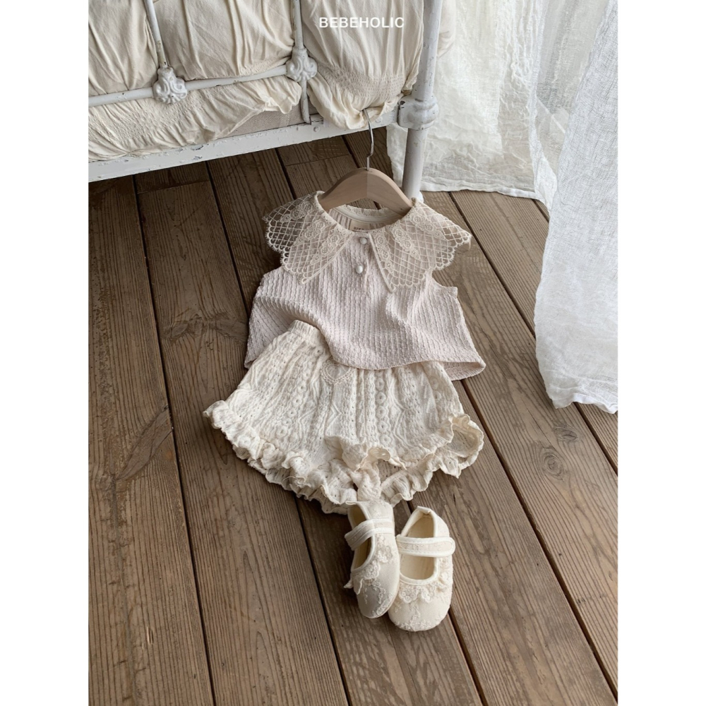 26夏 正韓 BEBEHOLIC｜Pure Lace 質感蕾絲 壓紋上衣-細節圖4