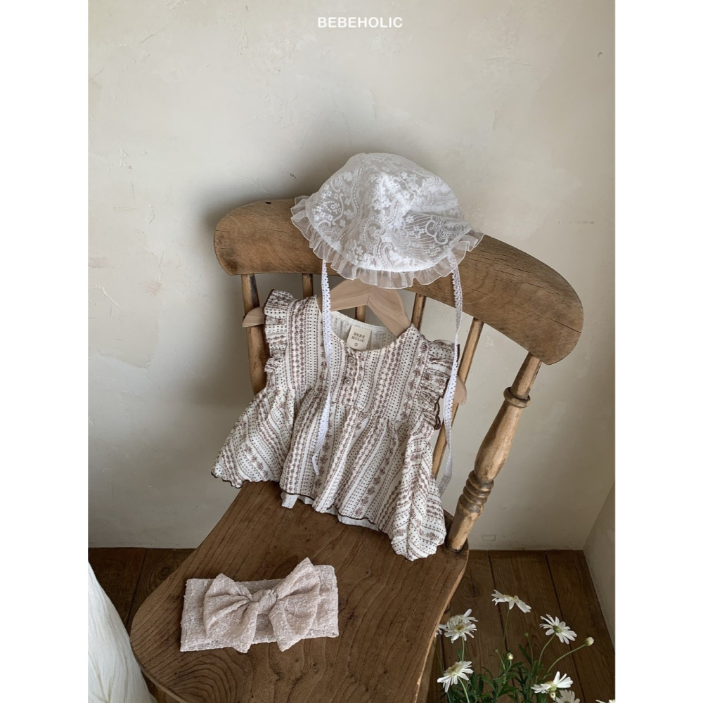 26夏 正韓 BEBEHOLIC｜Pure Lace 圖騰娃娃上衣-細節圖3